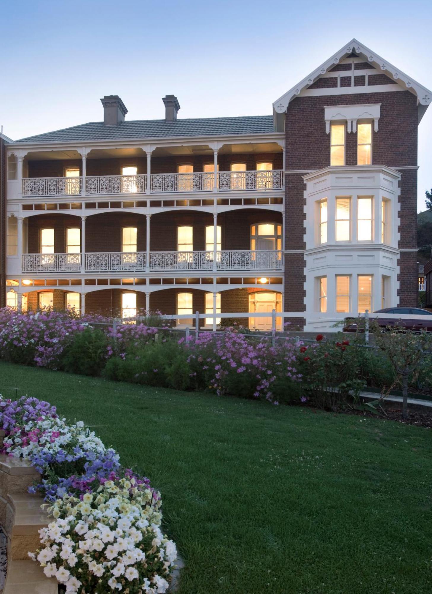 Auldington Hotel Launceston Exterior photo